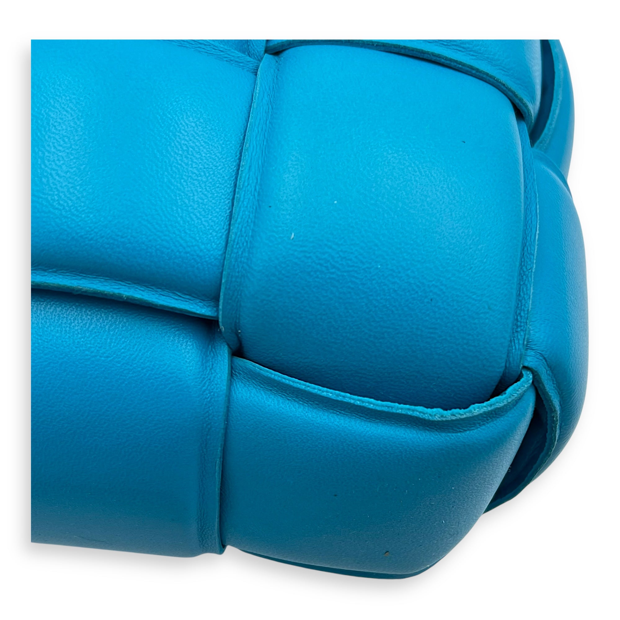 Padded Cassette Shoulder Bag Blue in Lambskin, Gold hardware - Image 9