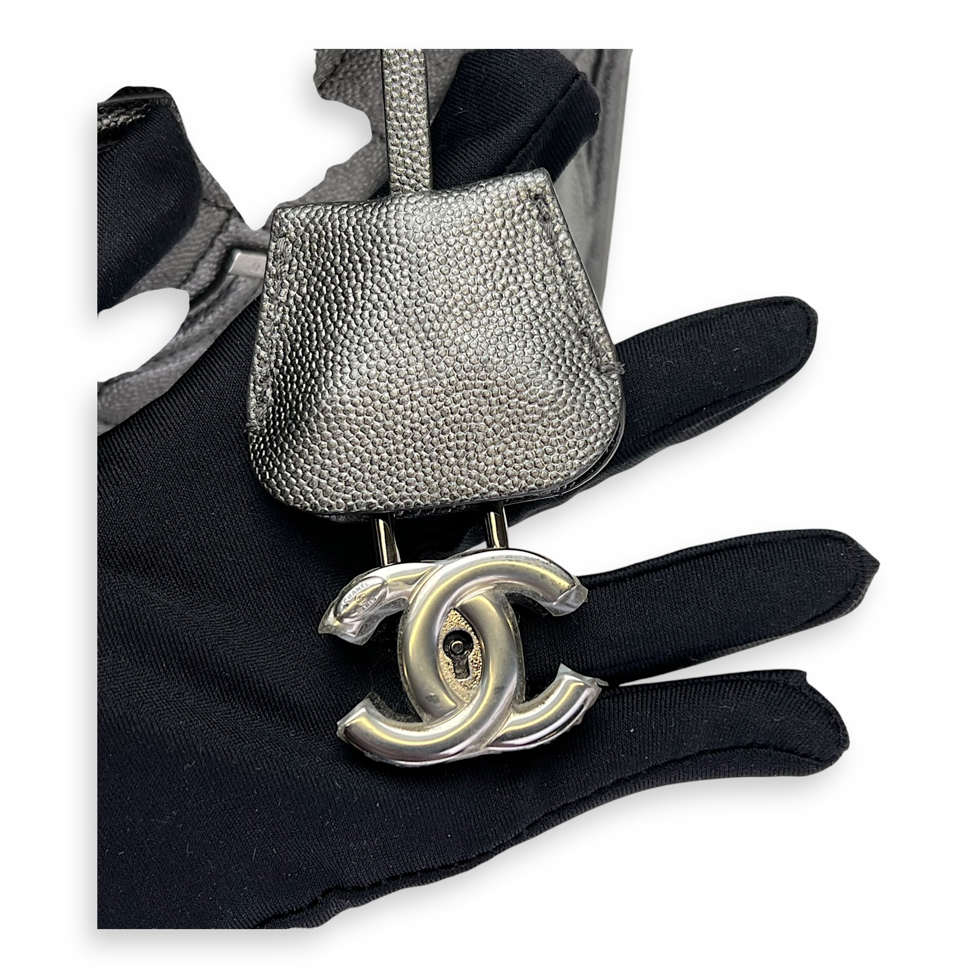 CC Filigree Large Silver Top Handle Bag in Caviar Leather, Silver hardware - Image 7