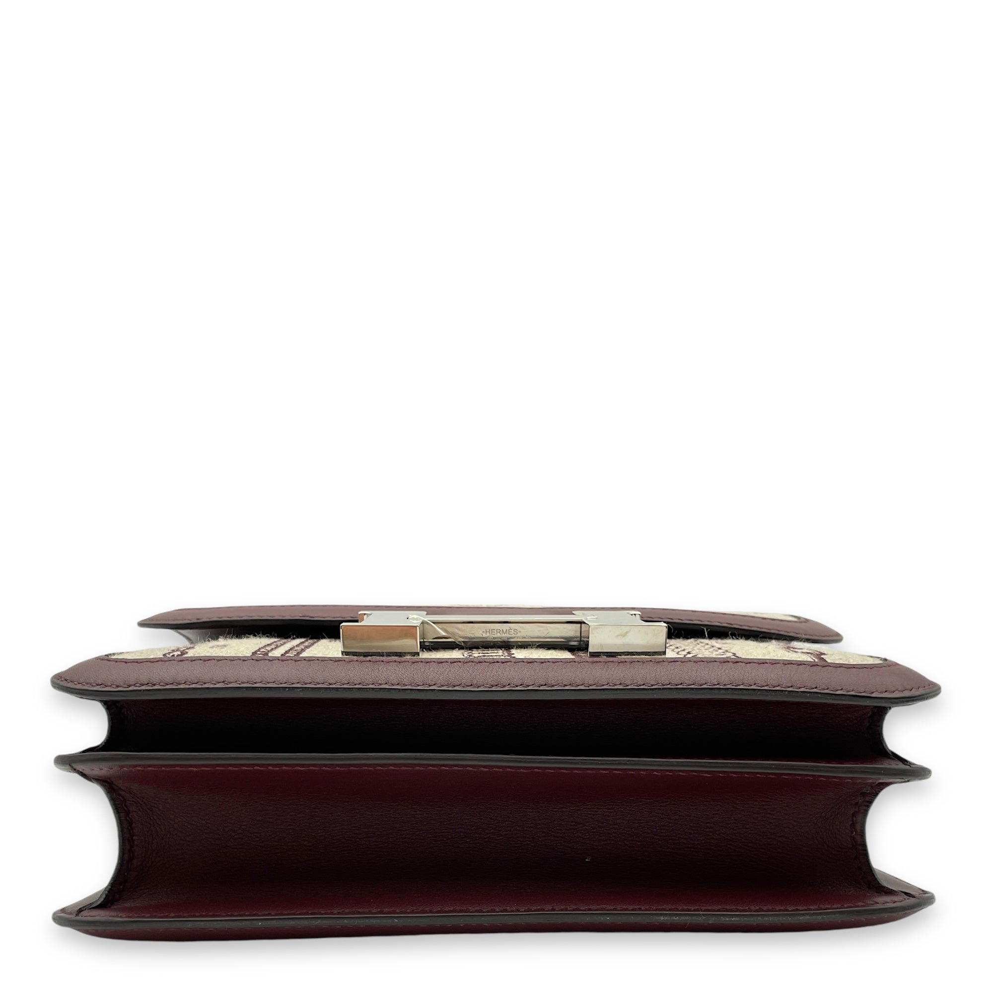 Constance Toile de Camp Dechainee 24 Bordeaux in Swift/Toile, Palladium hardware - Image 6