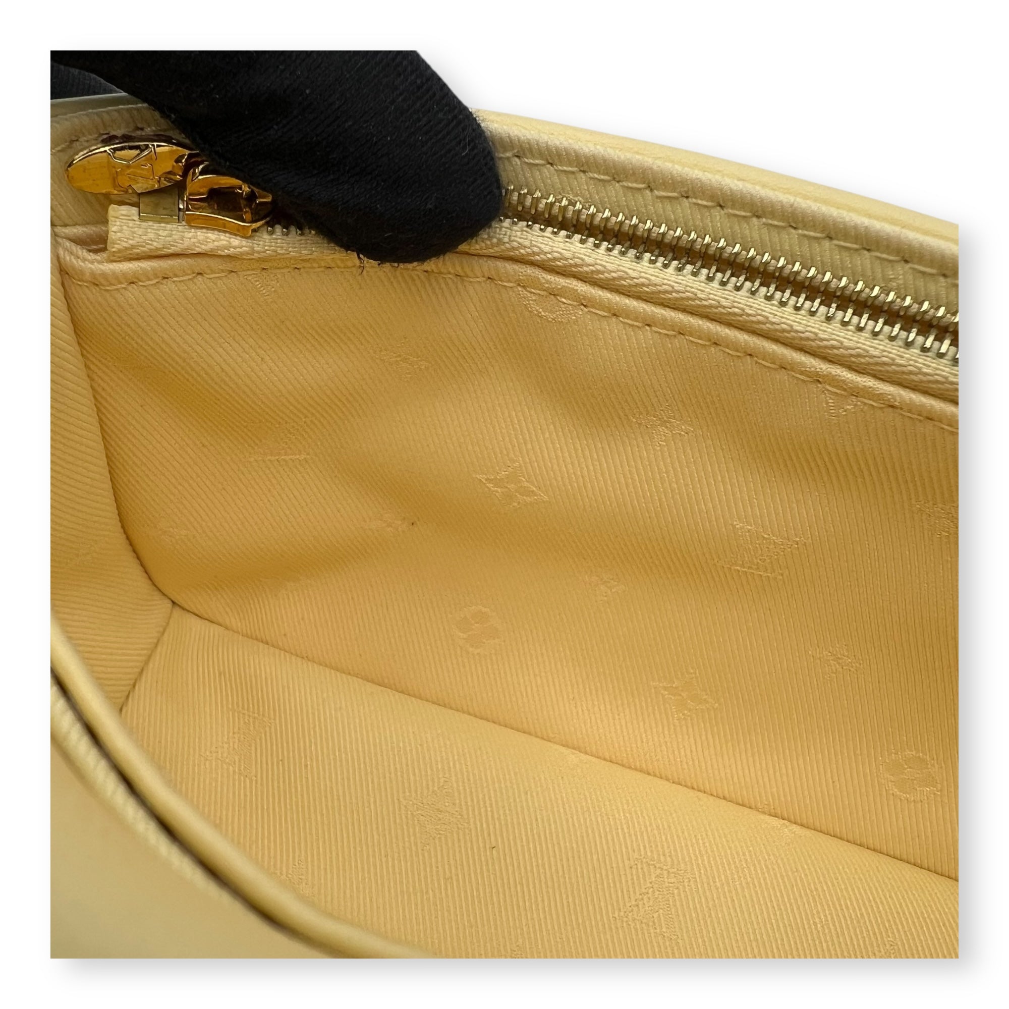 Bubblegram Wallet on Strap Yellow Crossbody Bag in Lambskin, Gold hardware - Image 9