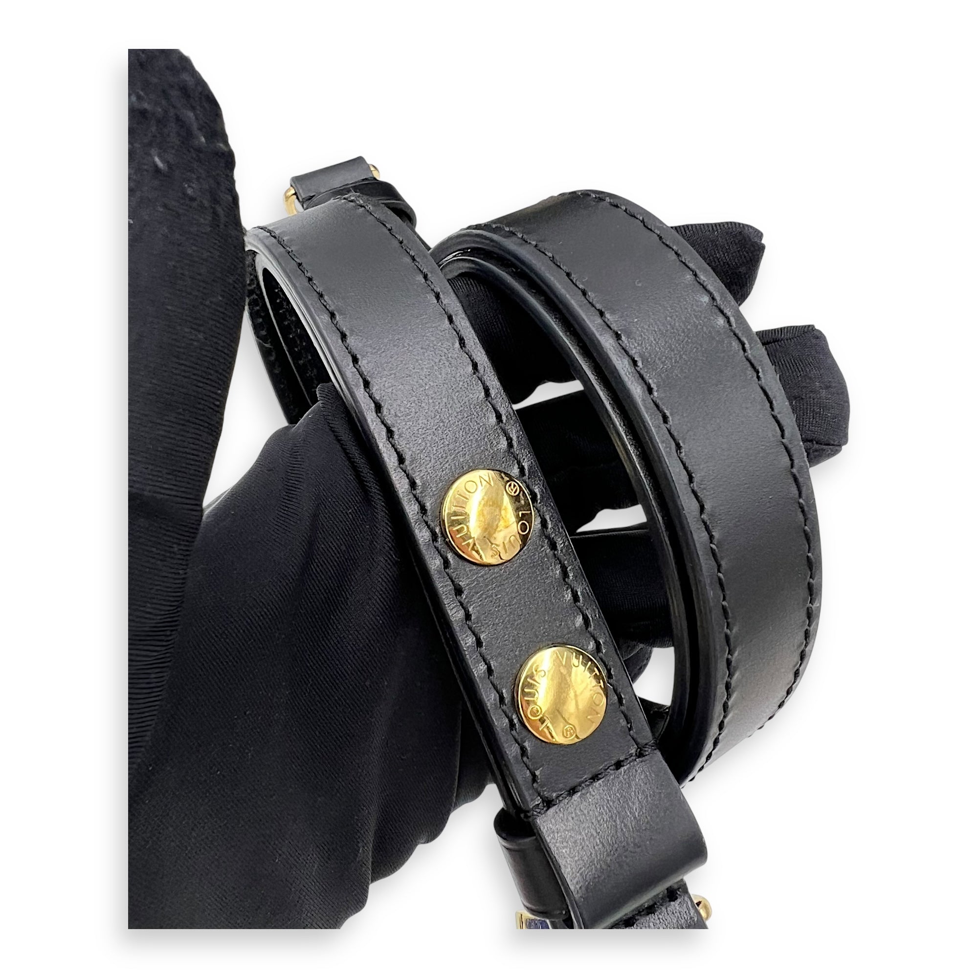 Dauphine MM Shoulder bag in Calfskin, Gold Hardware - Image 10