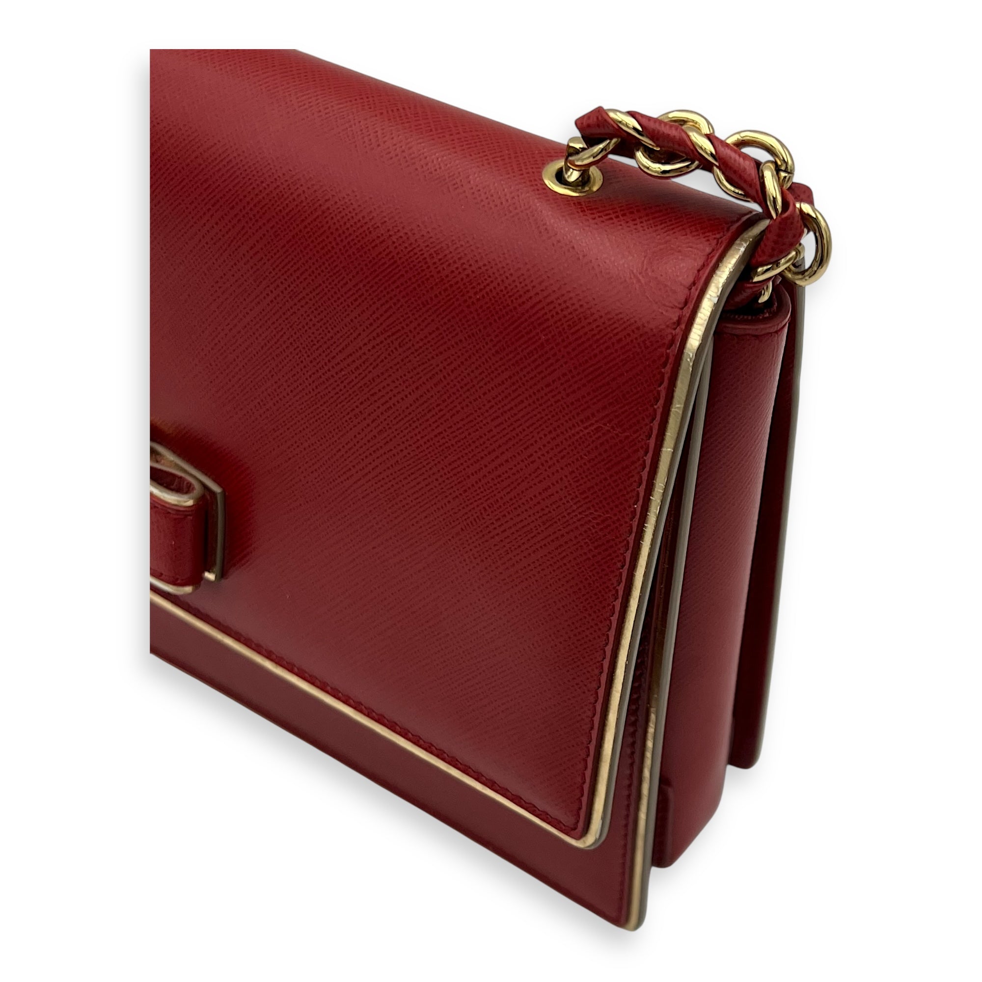 Vara Bow Red Shoulder Bag in Calfskin, Gold hardware - Image 9