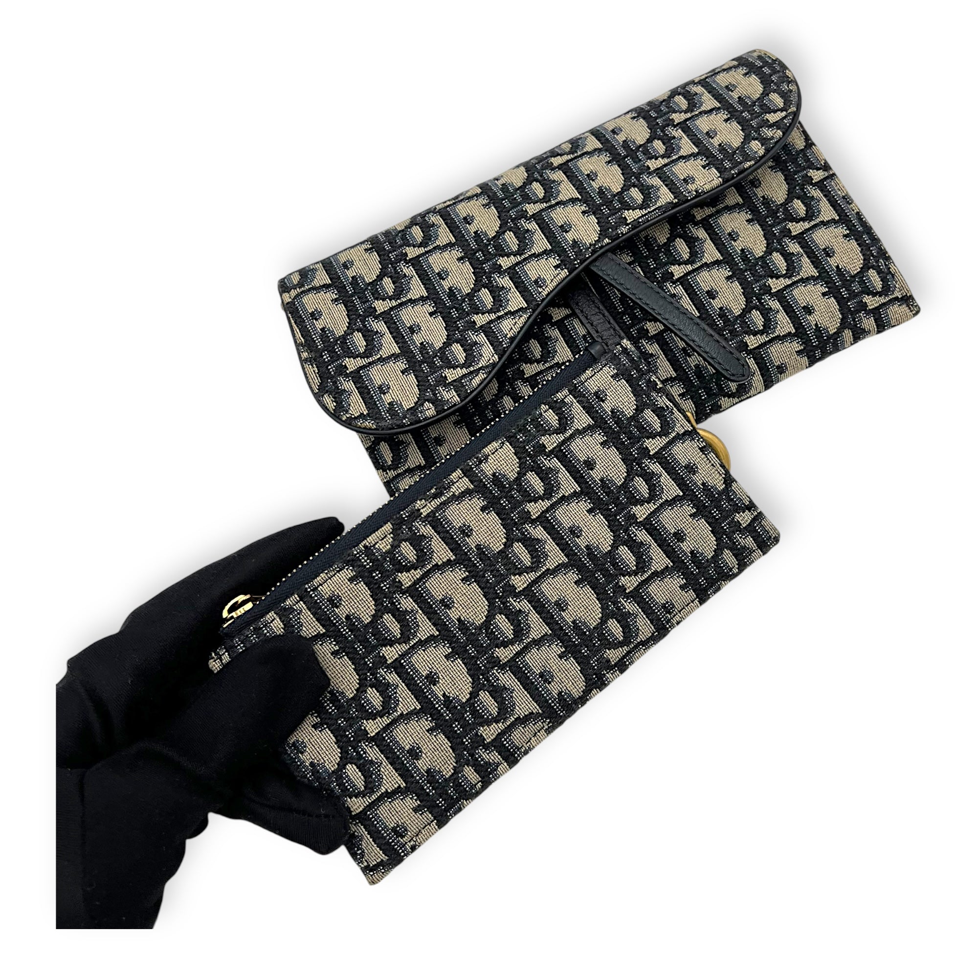 Saddle Wallet On Chain Blue in Jacquard, Gold hardware - Image 10