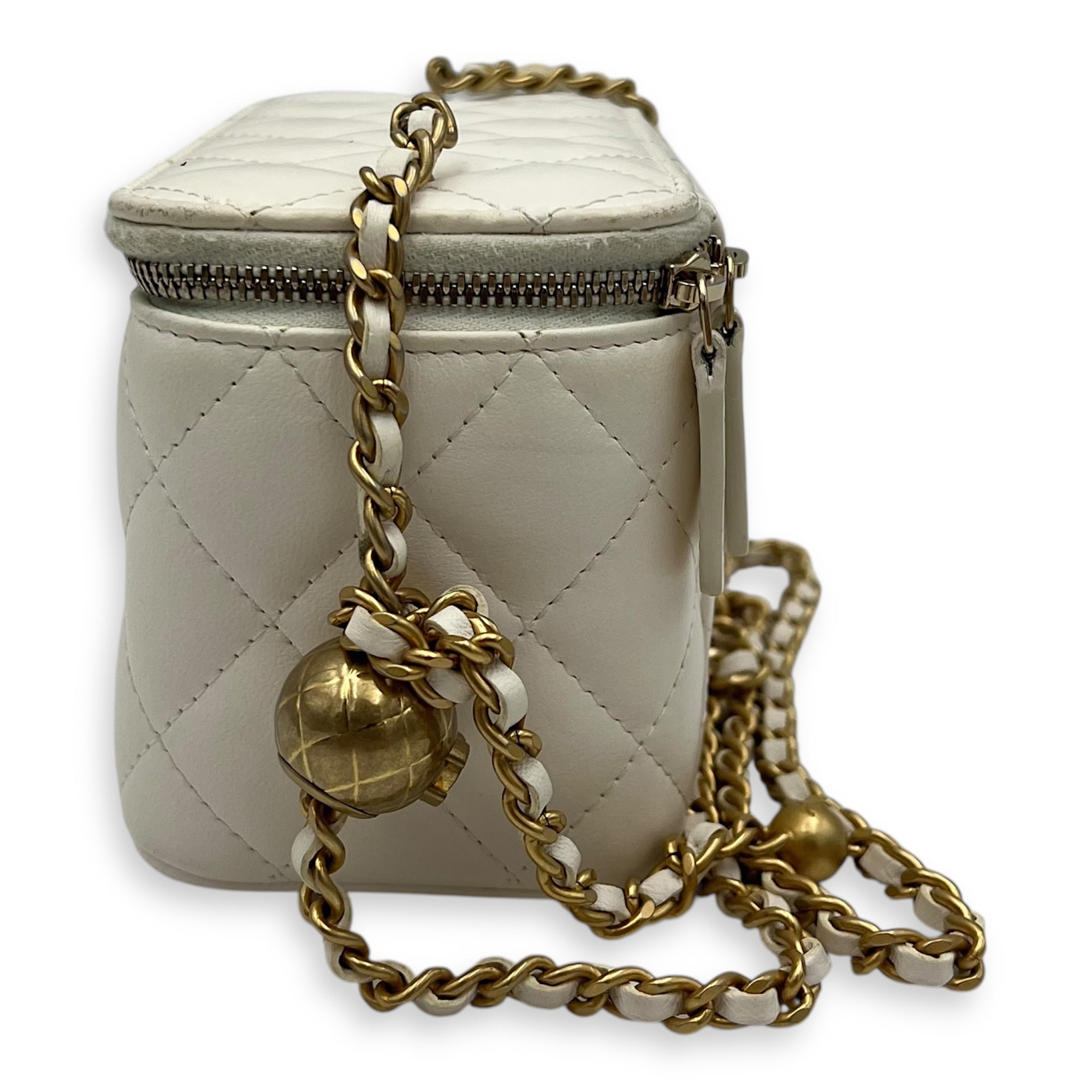 Pearl Crush Vanity Bag White in Lambskin, Gold hardware - Image 5