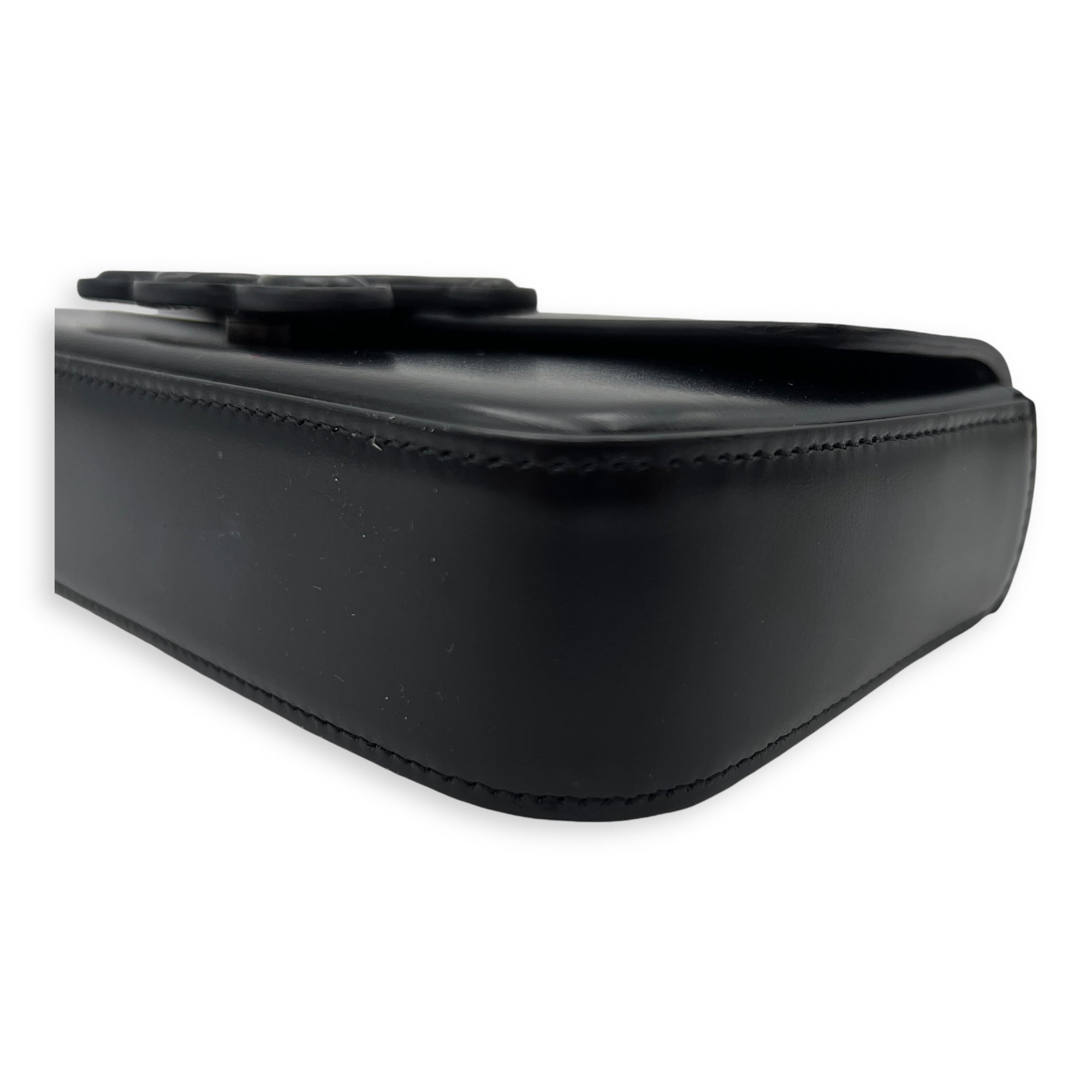 Triomphe Chain Black Shoulder Bag in Calfskin, Acetate hardware - Image 10